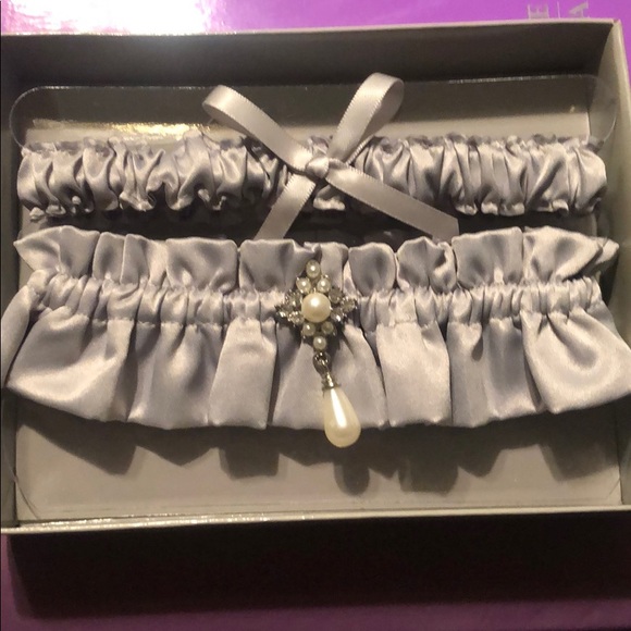 Garter Set - Picture 2 of 3